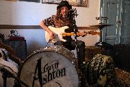 17.6.23 Gwyn Ashton (AUS) v Blues Cafe